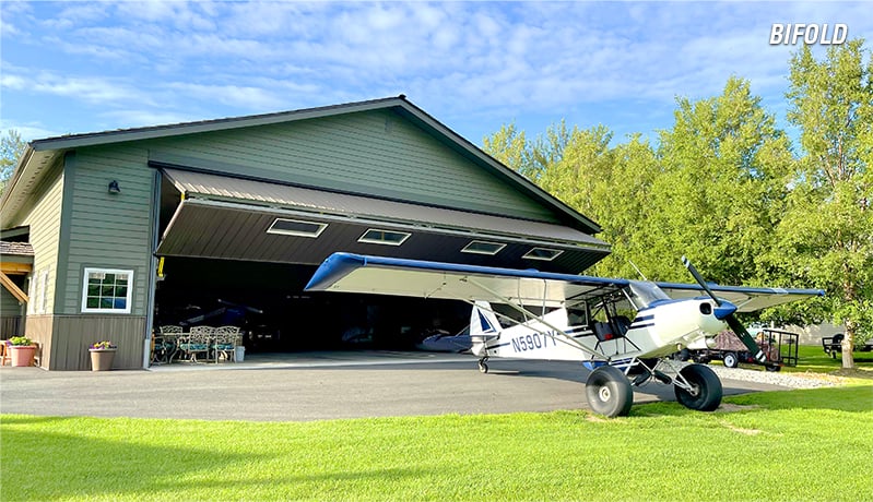 Green Schweiss Airpark Door with 4 windows